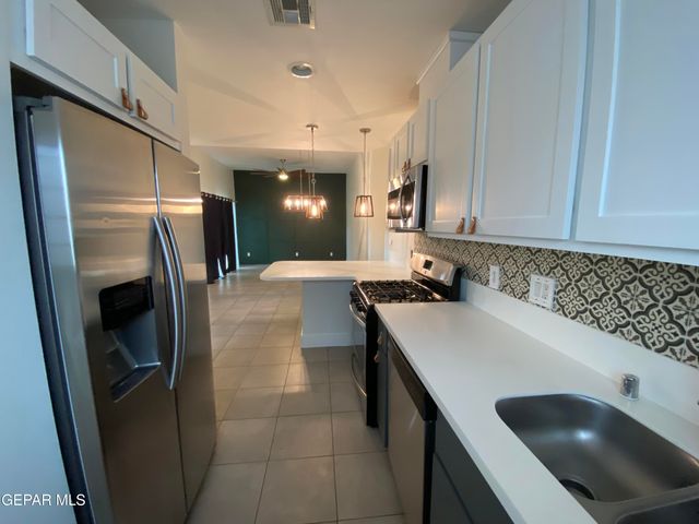 3604 KELTNER Avenue B, El Paso, TX 79904