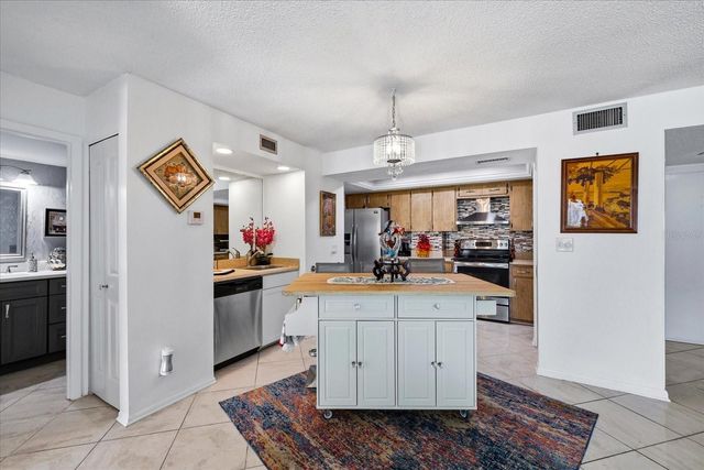 1651 SAND KEY ESTATES COURT 31, Clearwater, FL 33767