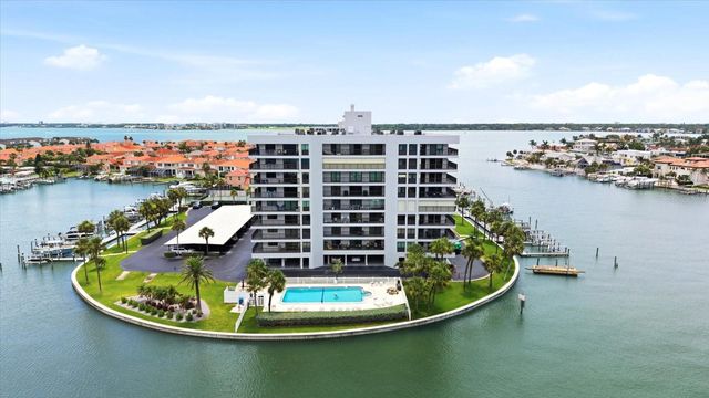 1651 SAND KEY ESTATES COURT 31, Clearwater, FL 33767