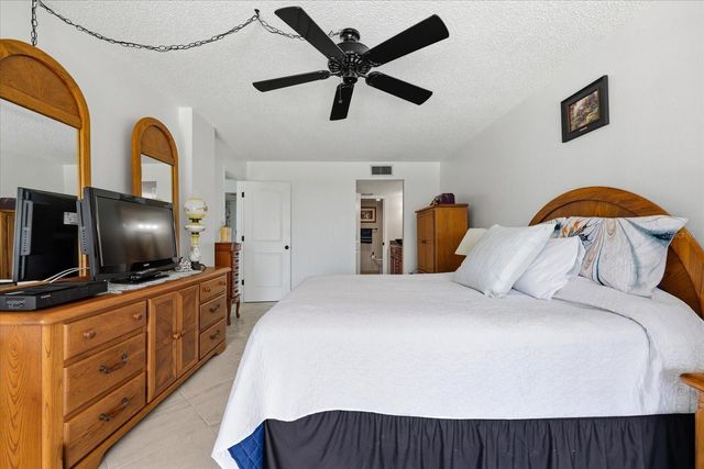 1651 SAND KEY ESTATES COURT 31, Clearwater, FL 33767