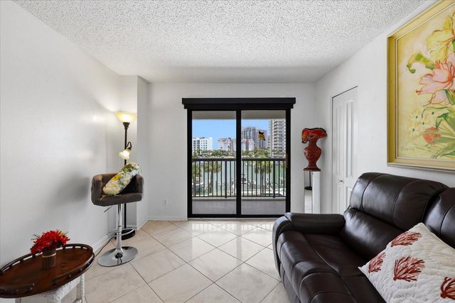 1651 SAND KEY ESTATES COURT 31, Clearwater, FL 33767