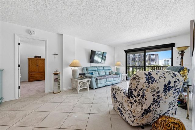 1651 SAND KEY ESTATES COURT 31, Clearwater, FL 33767