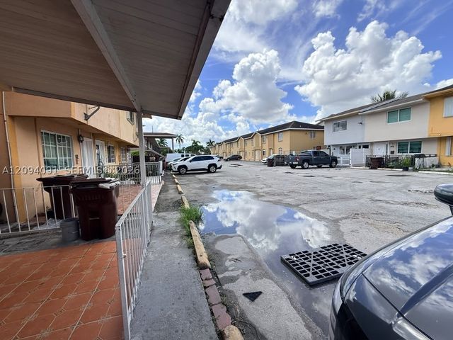 633 W 68th St 633, Hialeah, FL 33014