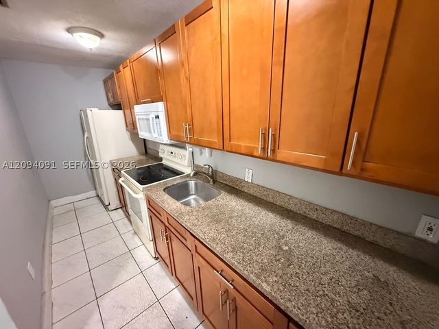 633 W 68th St 633, Hialeah, FL 33014