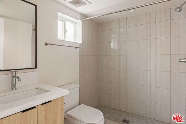 5456 Barton Avenue, Los Angeles, CA 90038