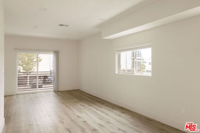 5456 Barton Avenue, Los Angeles, CA 90038