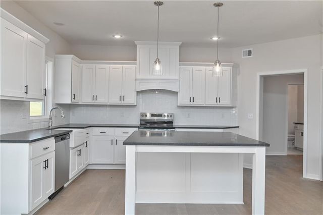 6122 Lewis Drive, Shawnee, KS 66226