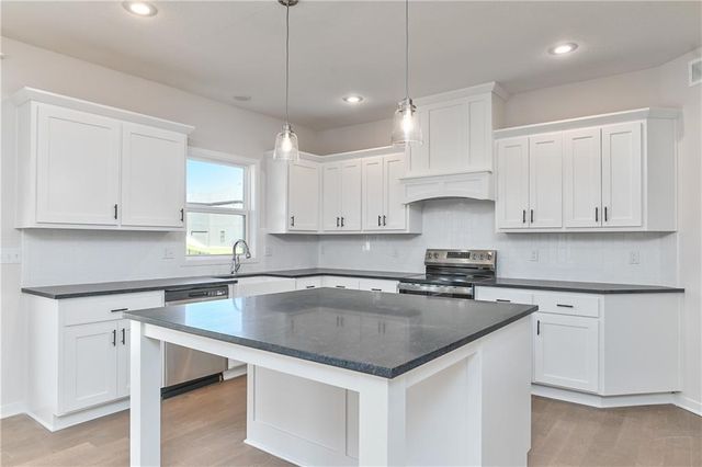 6122 Lewis Drive, Shawnee, KS 66226