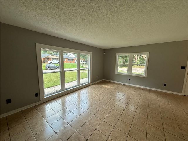 1850 Belle Cour Drive S, Mobile, AL 36605