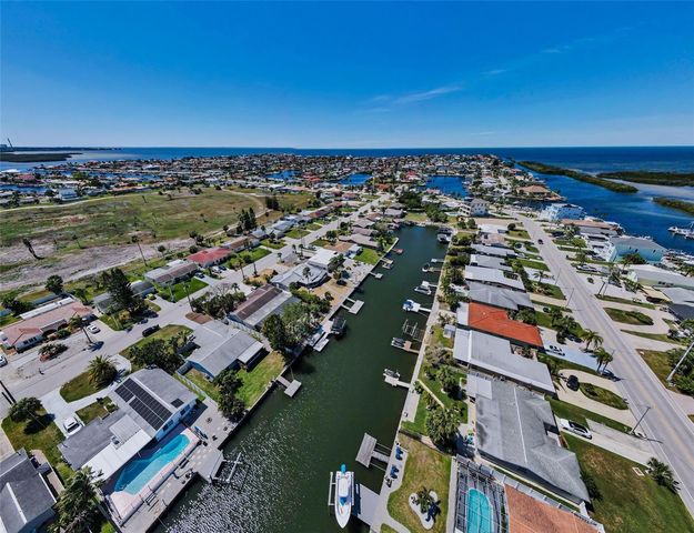 3931 HEADSAIL DRIVE, New Port Richey, FL 34652