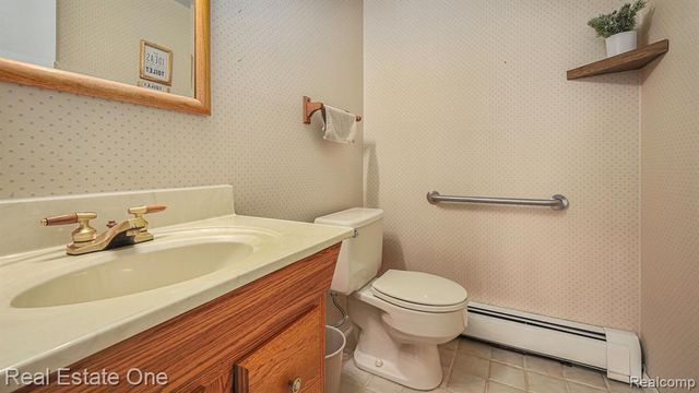 4243 Frostwood Court, Troy, MI 48098