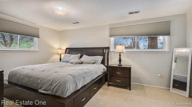 4243 Frostwood Court, Troy, MI 48098
