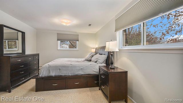 4243 Frostwood Court, Troy, MI 48098