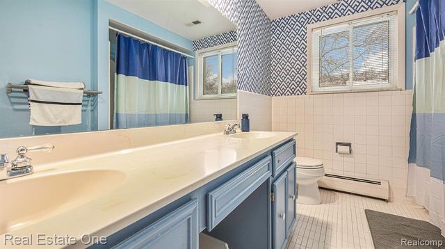 4243 Frostwood Court, Troy, MI 48098