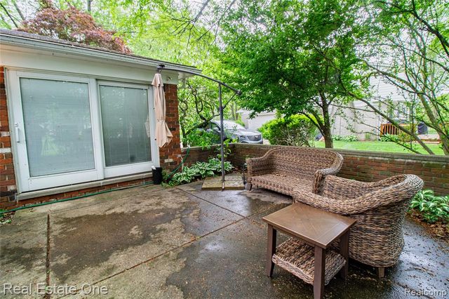 4243 Frostwood Court, Troy, MI 48098