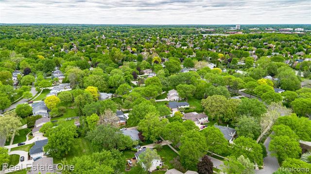 4243 Frostwood Court, Troy, MI 48098