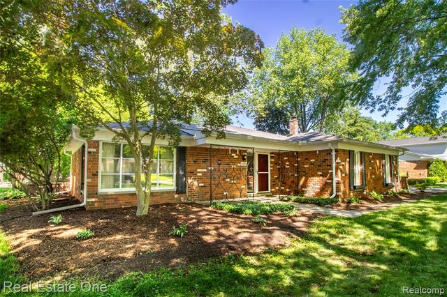 4243 Frostwood Court, Troy, MI 48098
