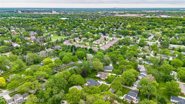 4243 Frostwood Court, Troy, MI 48098