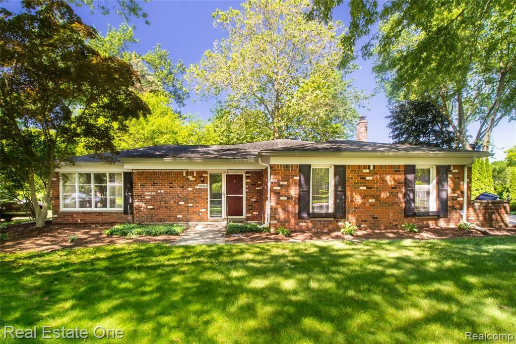 4243 Frostwood Court, Troy, MI 48098