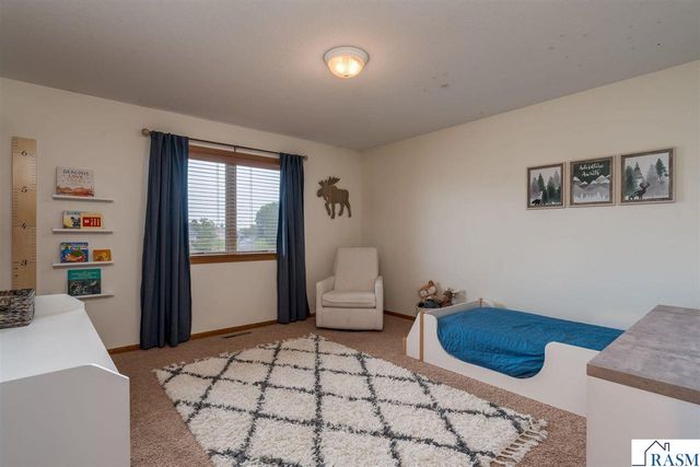 320 Grovebrook Court, Mankato, MN 56001