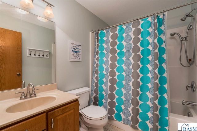 320 Grovebrook Court, Mankato, MN 56001