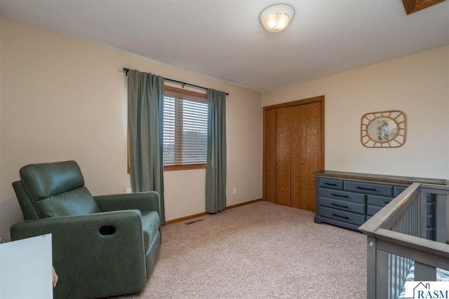 320 Grovebrook Court, Mankato, MN 56001