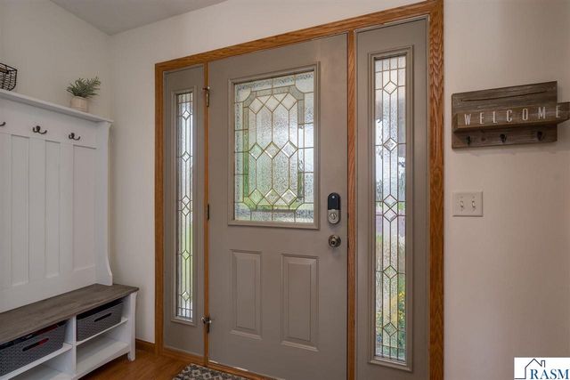 320 Grovebrook Court, Mankato, MN 56001