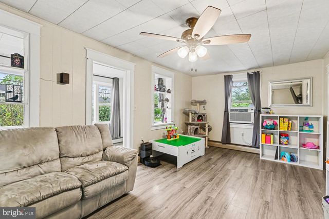 1020 OBERLIN RD, Middletown, PA 17057