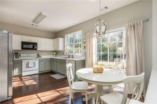 618 Dahoma Trail, Woodstock, GA 30188