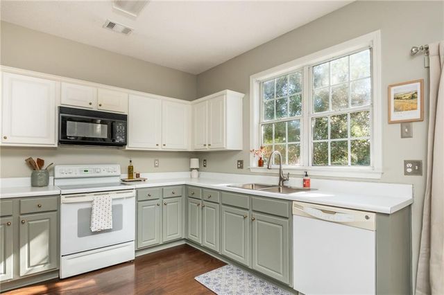 618 Dahoma Trail, Woodstock, GA 30188