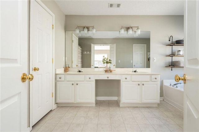 618 Dahoma Trail, Woodstock, GA 30188