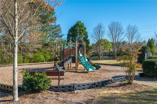 618 Dahoma Trail, Woodstock, GA 30188