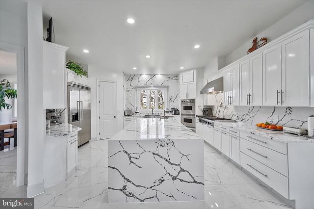 9116 LEESBURG PIKE, Vienna, VA 22182