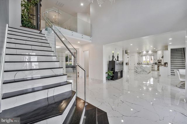 9116 LEESBURG PIKE, Vienna, VA 22182