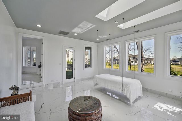 9116 LEESBURG PIKE, Vienna, VA 22182