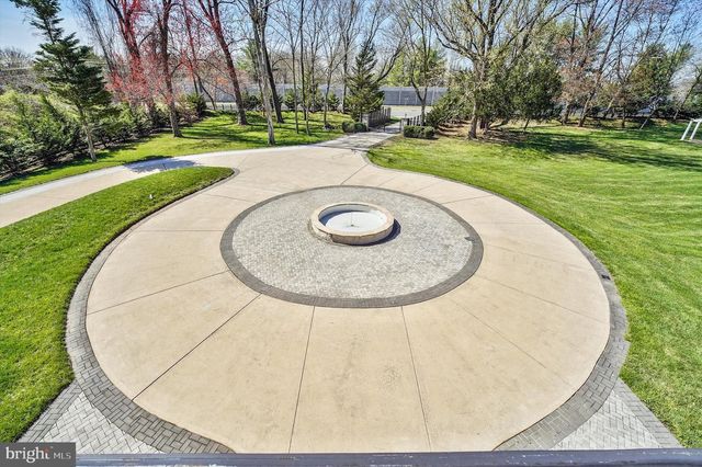 9116 LEESBURG PIKE, Vienna, VA 22182