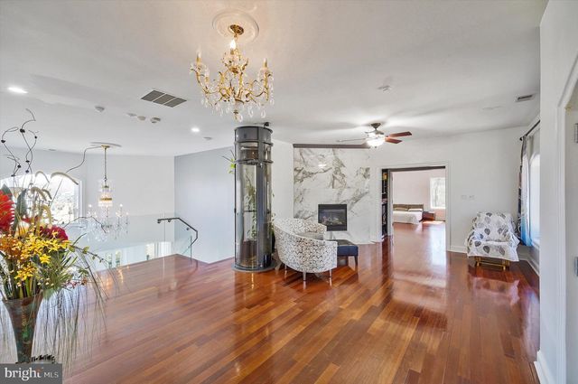 9116 LEESBURG PIKE, Vienna, VA 22182