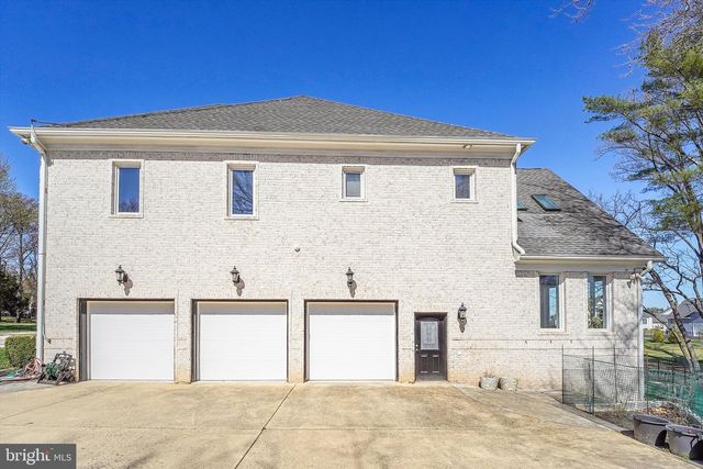 9116 LEESBURG PIKE, Vienna, VA 22182