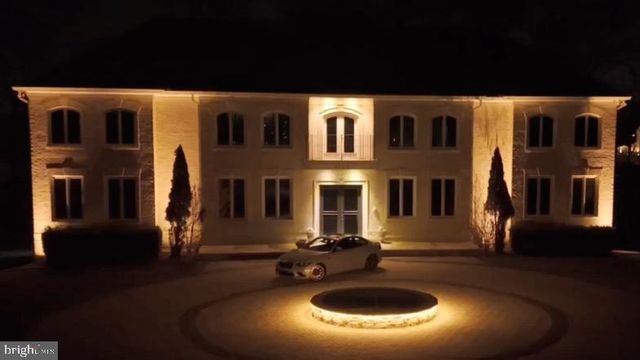 9116 LEESBURG PIKE, Vienna, VA 22182