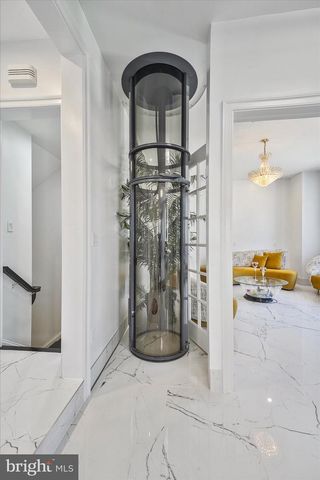 9116 LEESBURG PIKE, Vienna, VA 22182