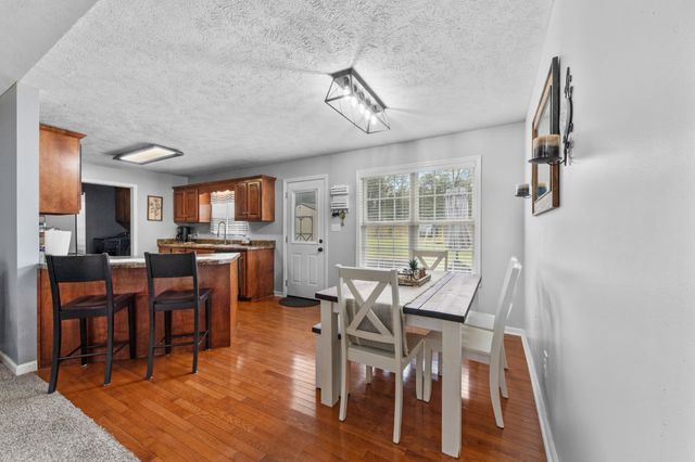 300 Daytona Dr, Cornersville, TN 37047