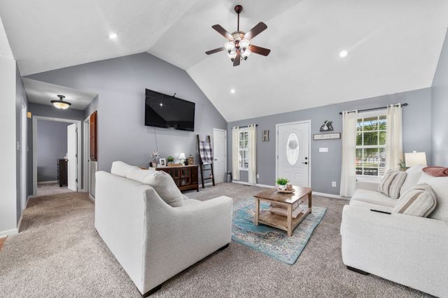 300 Daytona Dr, Cornersville, TN 37047