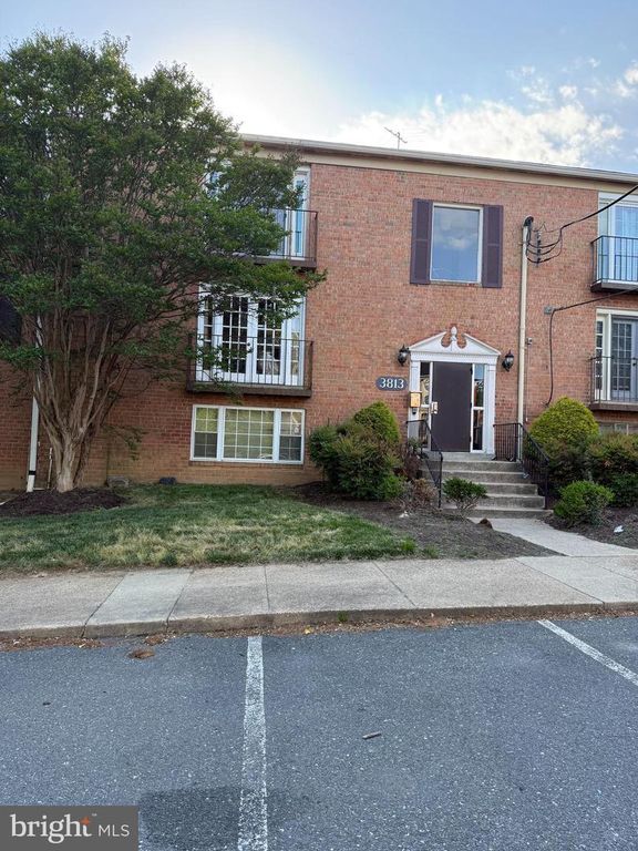 Image 1 of property listing at 3813 SWANN RD #104, Suitland, MD 20746