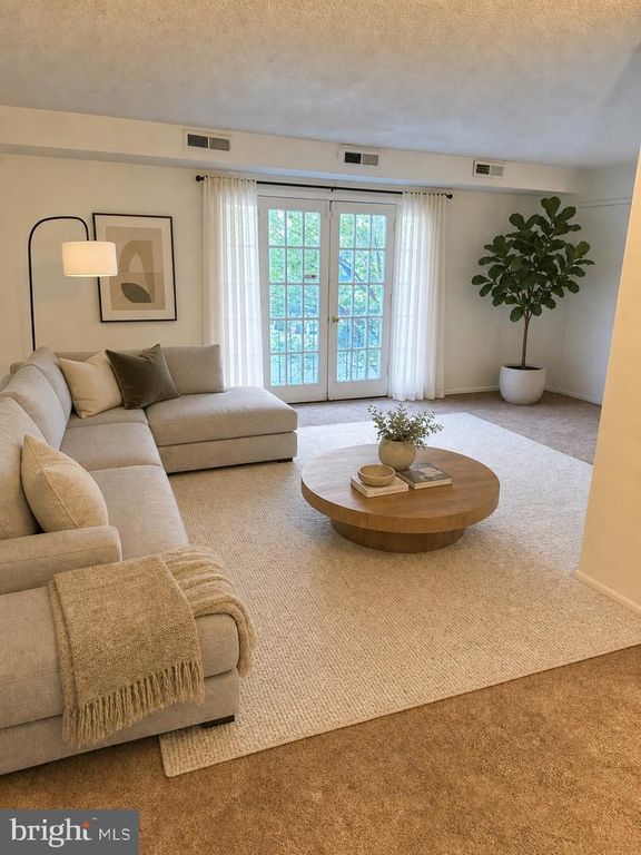 Image 3 of property listing at 3813 SWANN RD #104, Suitland, MD 20746