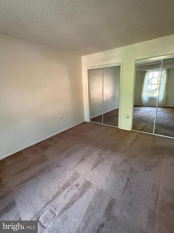 Image 6 of property listing at 3813 SWANN RD #104, Suitland, MD 20746