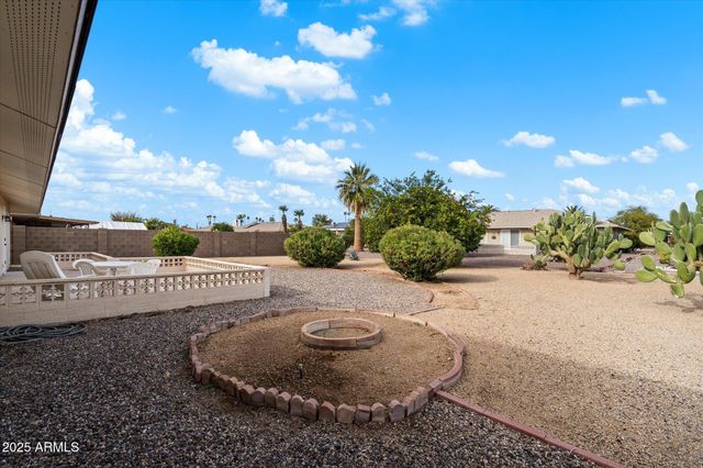 10528 W TUMBLEWOOD Drive, Sun City, AZ 85351