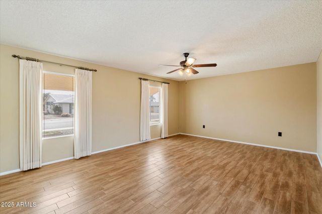 10528 W TUMBLEWOOD Drive, Sun City, AZ 85351