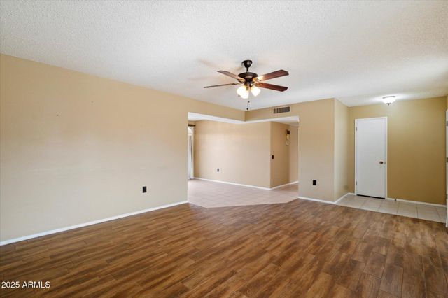 10528 W TUMBLEWOOD Drive, Sun City, AZ 85351