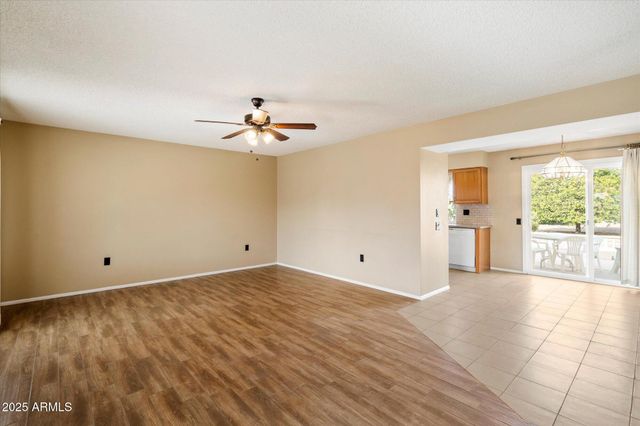 10528 W TUMBLEWOOD Drive, Sun City, AZ 85351