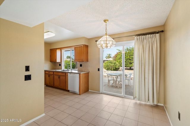 10528 W TUMBLEWOOD Drive, Sun City, AZ 85351